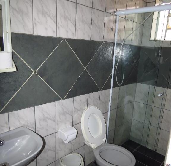 标准三人间, Pousada Ajuru   Aiuruoca Mg