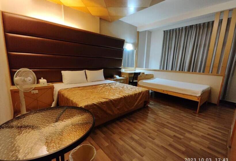 اتاق استاندارد سه نفره, Xinghe Motel Neipu Branch