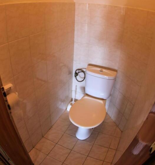 Quarto Estandar Banheiro Compartilhado, Sšvp 1. Máj
