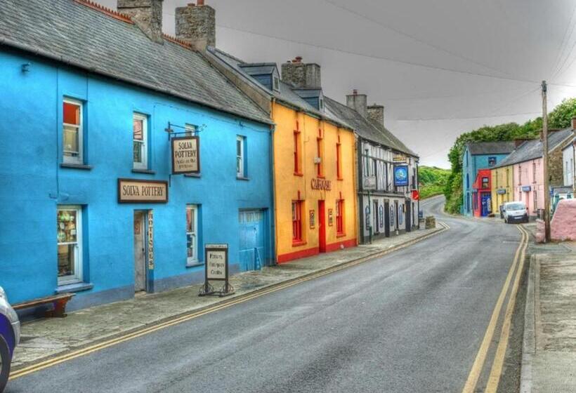 标准间, The Ship Inn