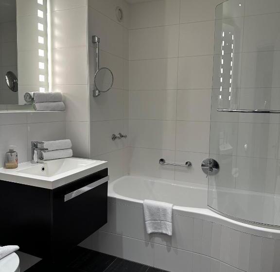 Apartamento 1 Dormitório com Terraço, Appartementhaus Birkenwald
