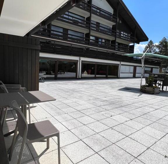 Apartamento 1 Dormitório com Terraço, Appartementhaus Birkenwald