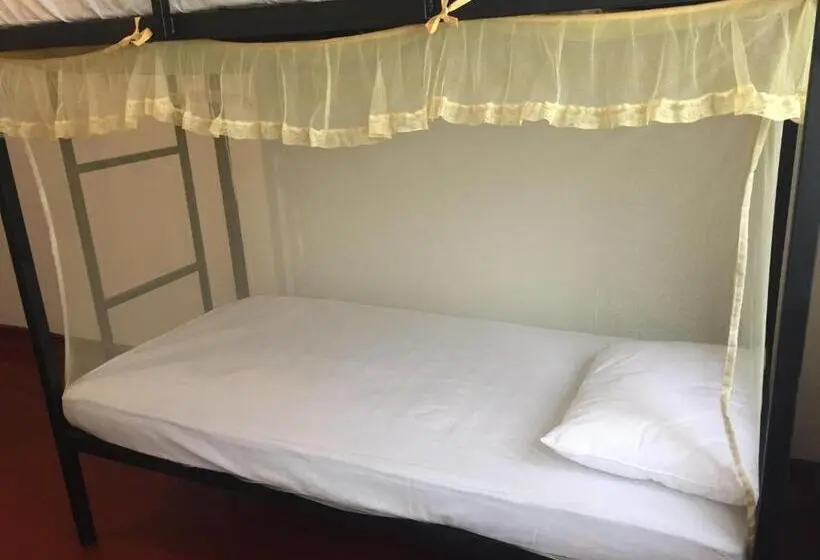 Vuode Makuusalissa, Best Hostel Yala