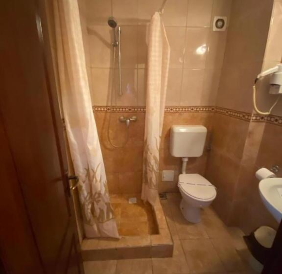 اتاق استاندارد, Complex Hotelier Felix Perla Marii