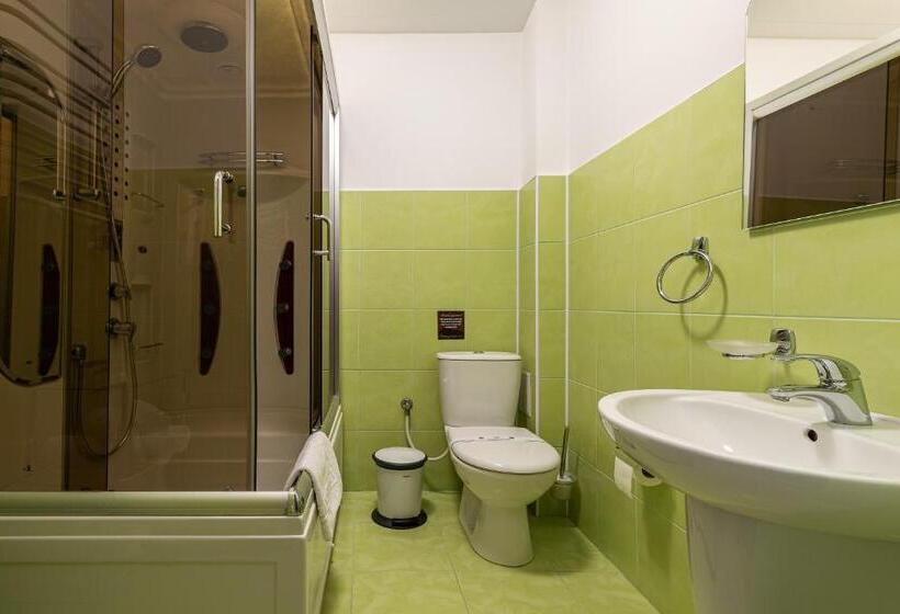 Номер Стандарт с Балконом, готель плай