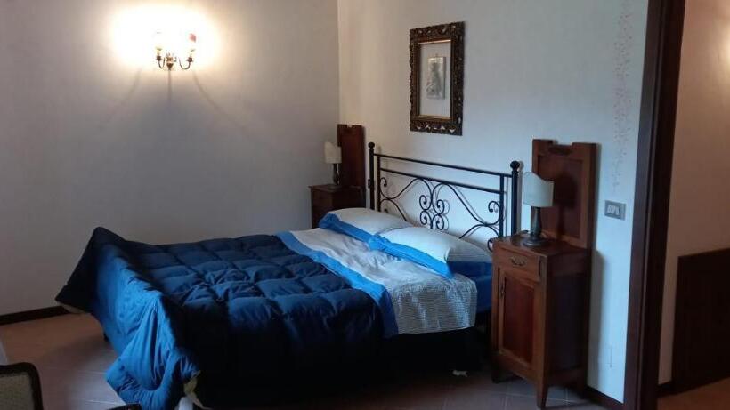 شقة غرفتين, Casale Montemoro