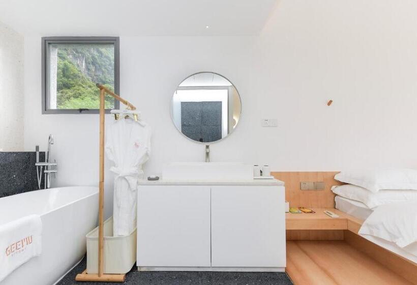 Jakuzili Standart Oda, Geemu Resort Yangshuo