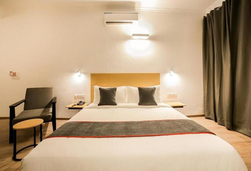 Standaard Driepersoonskamer met Balkon, Oyo Townhouse 330 Dlf Phase 2 Near Leisure Valley Park