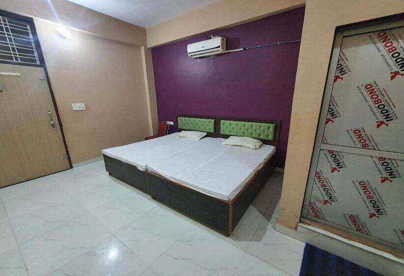 三人经典房间, Spot On Megha Paradise And Guest House