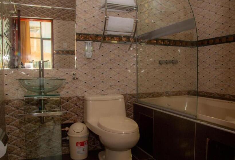 سوییت جونیور, Suite Naylamp Zyon