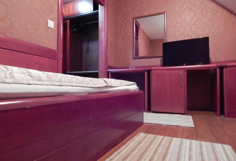 اتاق لوکس, Vila Bob