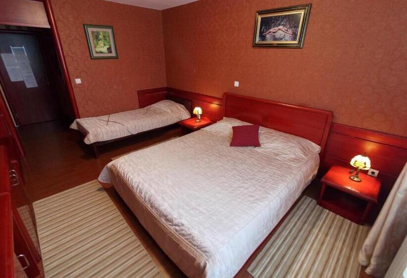 اتاق لوکس سه تخته, Vila Bob