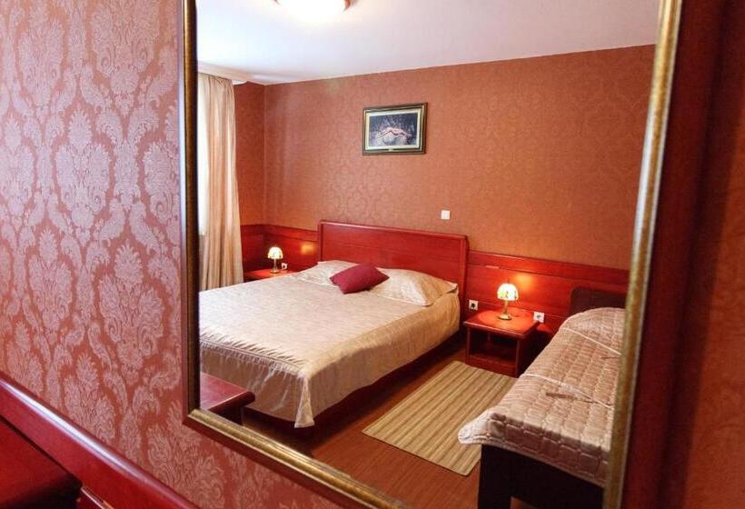 اتاق لوکس سه تخته, Vila Bob