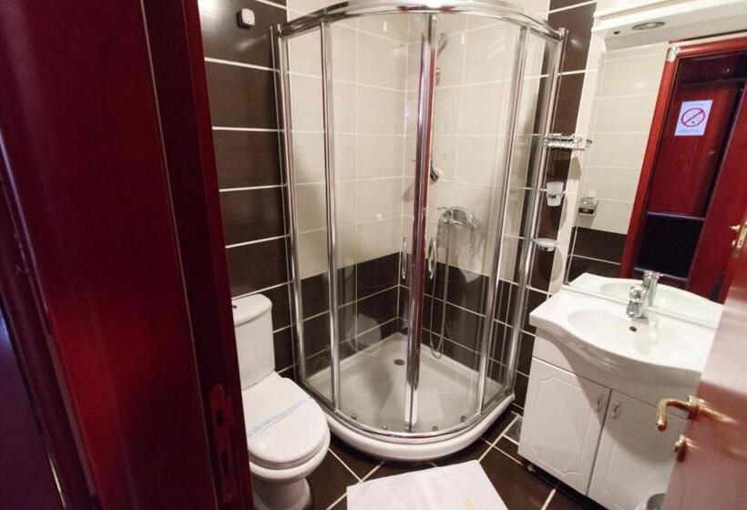 اتاق لوکس سه تخته, Vila Bob