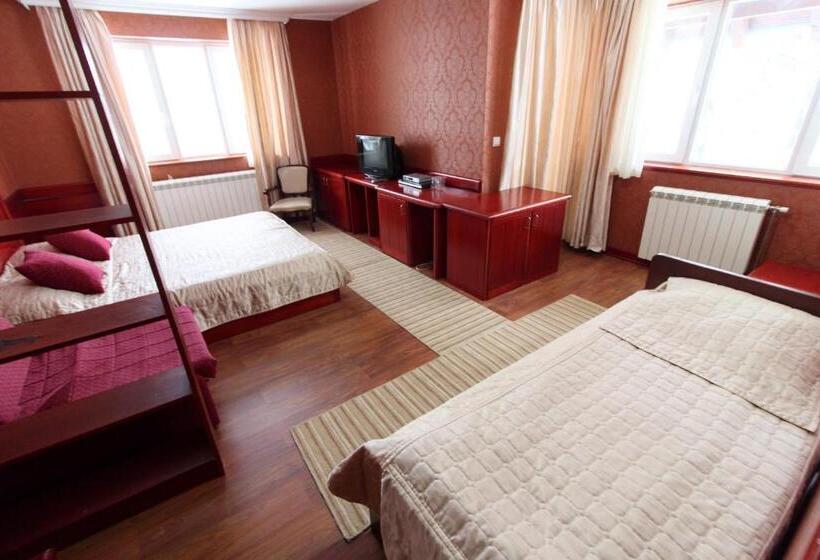 اتاق لوکس چهار تخته, Vila Bob