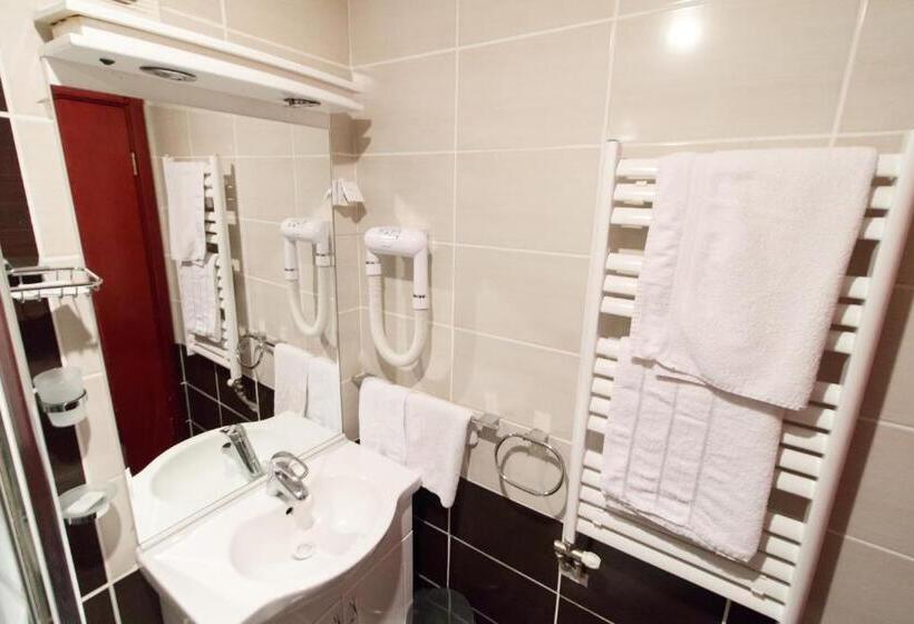 اتاق لوکس چهار تخته, Vila Bob