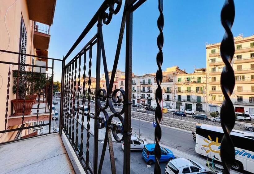 带阳台的三人标准间, Lucky Inn, La Locanda Della Fortuna