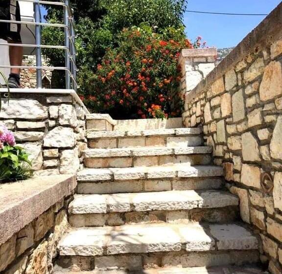 חדר משפחתי, Spyridoula S Guest House