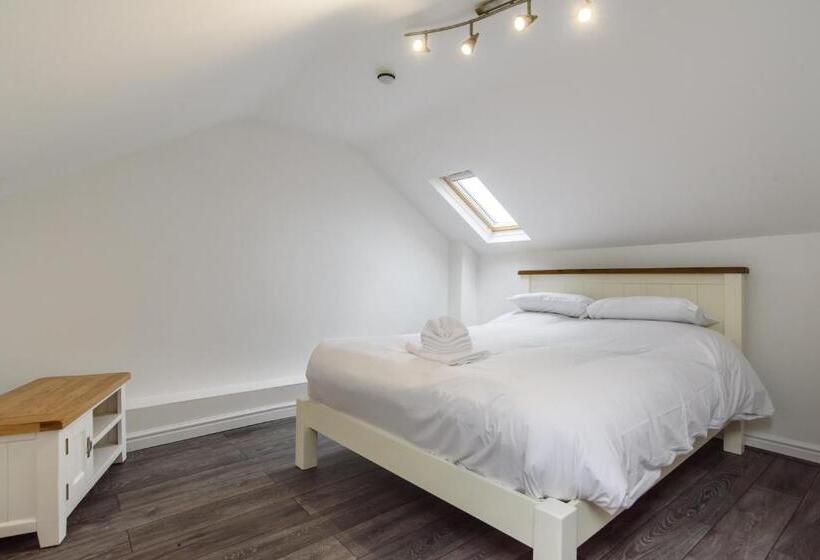 디럭스 룸, The White House