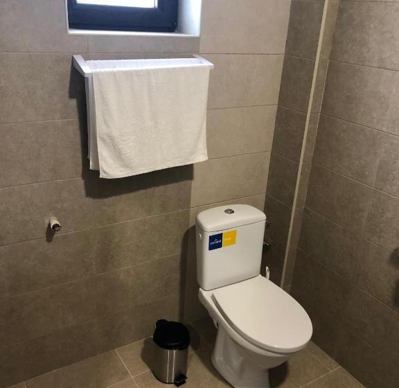 اتاق لوکس چهار تخته, Pensiunea Crown