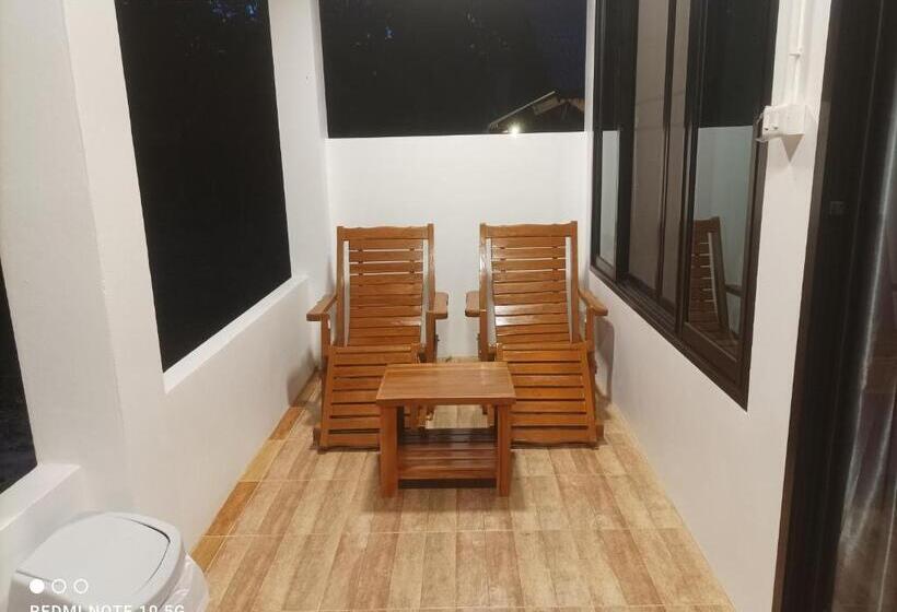 غرفة ديلوكس, Payam Cabana