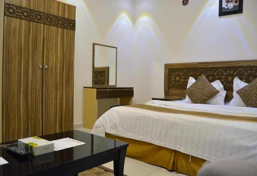 带大床的标准工作室, Sheraz Suites