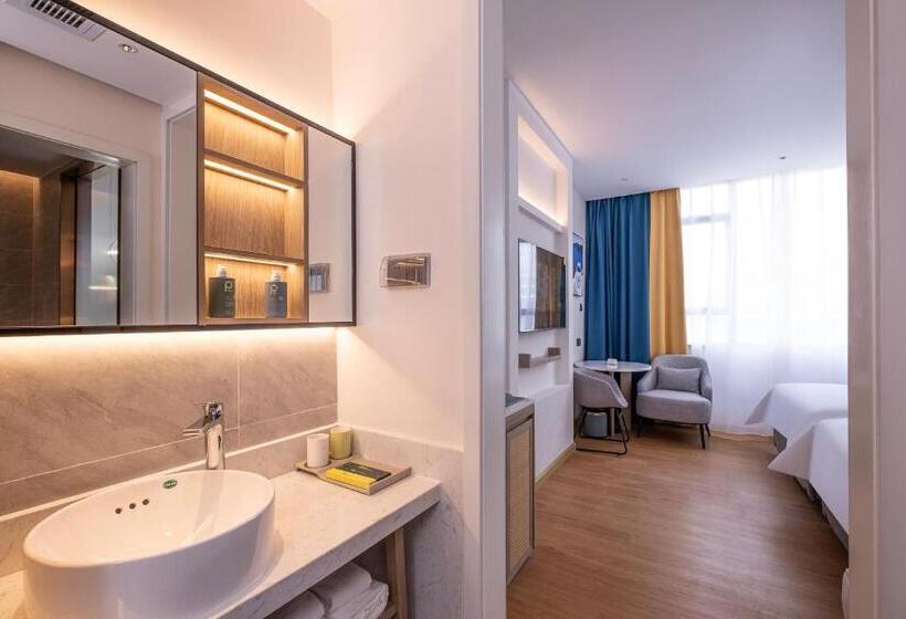 Superior Rum, 深圳机场地中海酒店