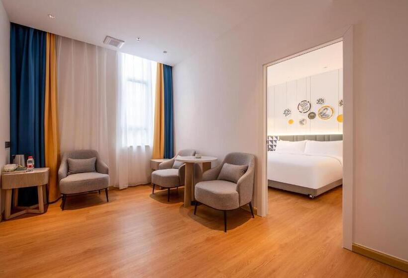 Familjesvit, 深圳机场地中海酒店