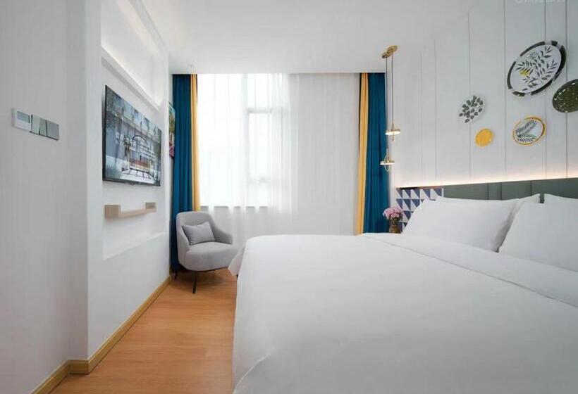 Familjesvit, 深圳机场地中海酒店