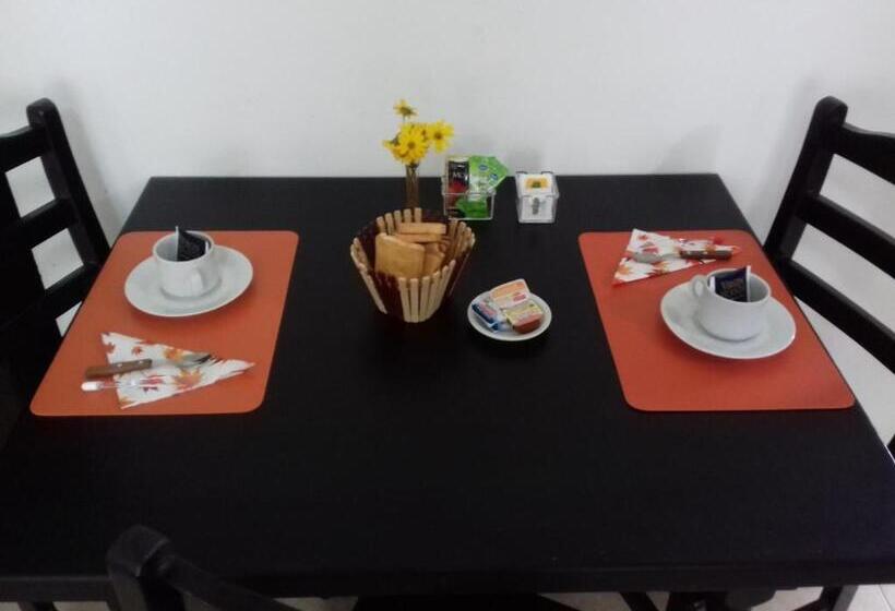 Standaard Studio, Apart Colonial