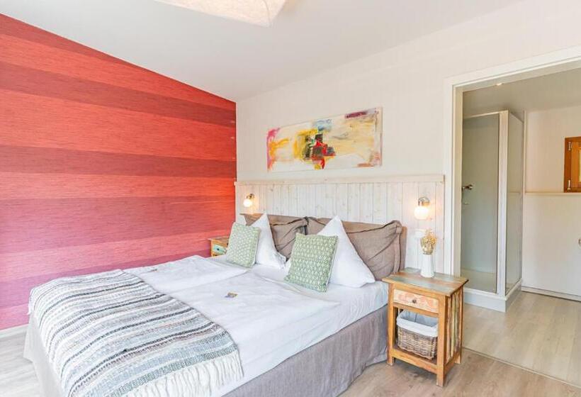 Полулюкс с Бассейном, Baumhaushotel Oberbayern