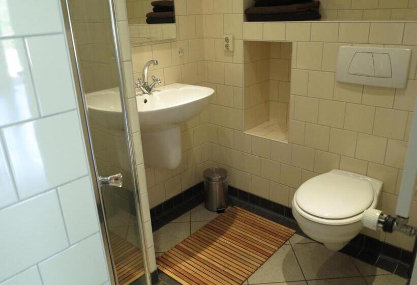 스탠다드 룸 킹사이즈 침대, Burgers & Buitenlui