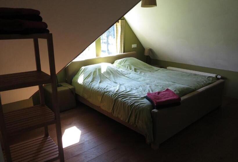 스탠다드 룸, Burgers & Buitenlui