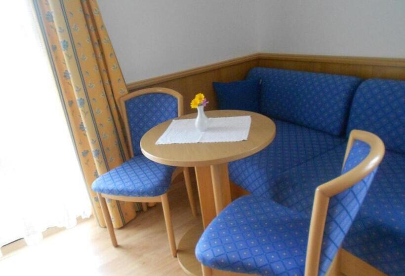 اتاق استاندارد با بالکن, Pension Moser