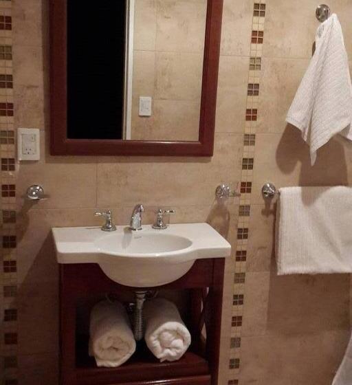 Номер Superior Кровать Кинг, Posada Del Leñatero Ezeiza