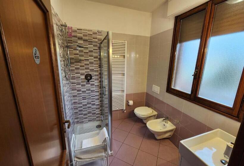 חדר אקונומי, Gold B&b