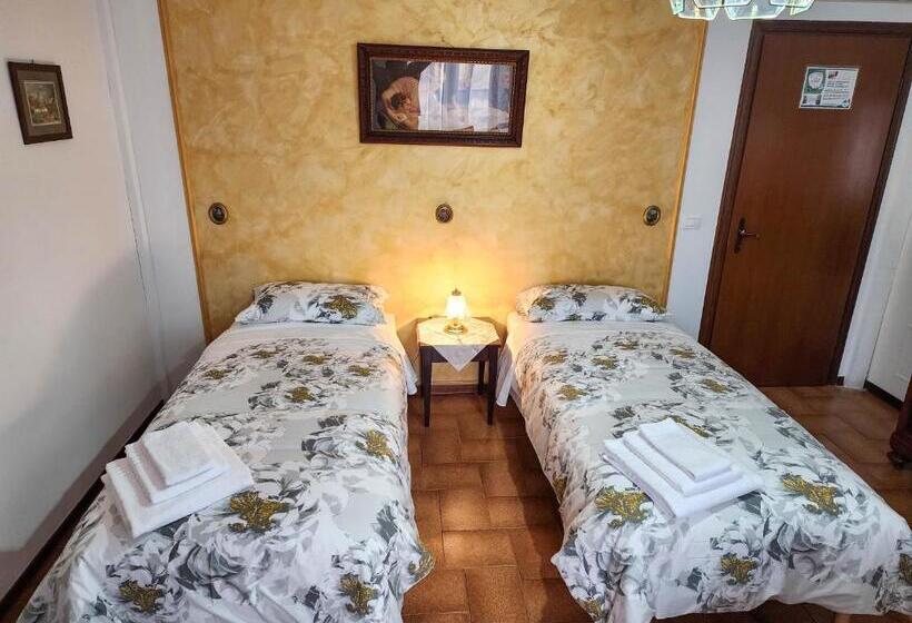 חדר אקונומי, Gold B&b