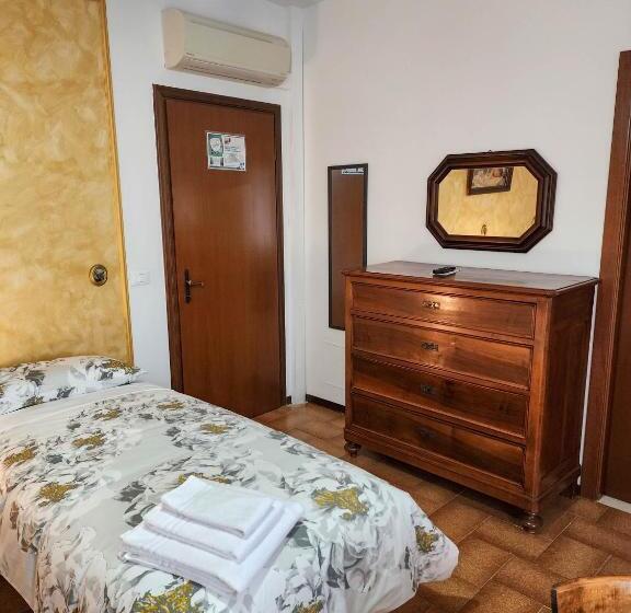 חדר אקונומי, Gold B&b