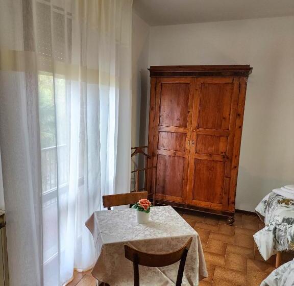 חדר אקונומי, Gold B&b