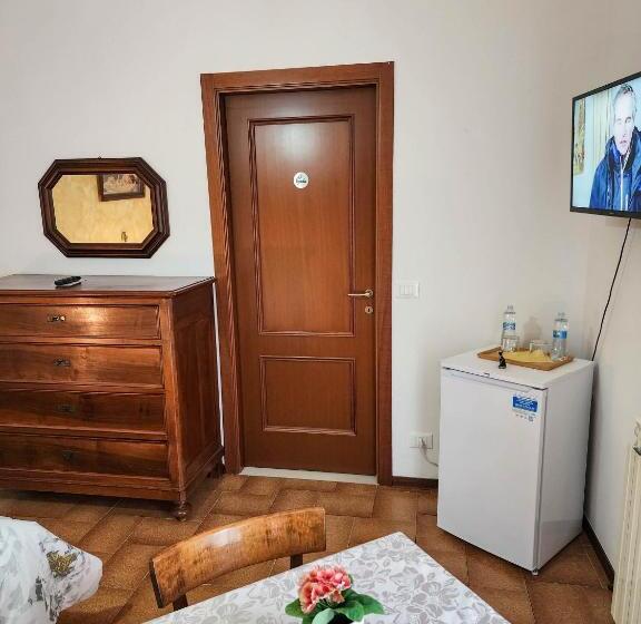 חדר אקונומי, Gold B&b