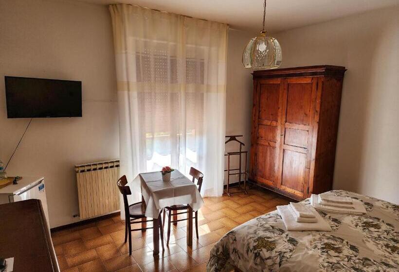 חדר אקונומי, Gold B&b