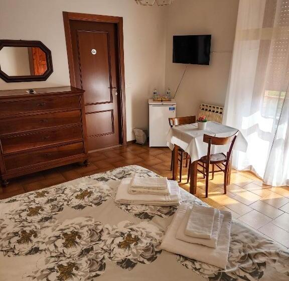 חדר אקונומי, Gold B&b