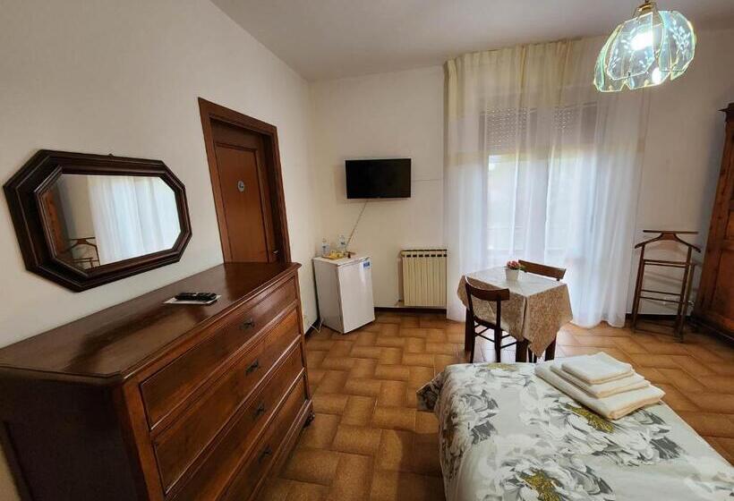 חדר אקונומי, Gold B&b