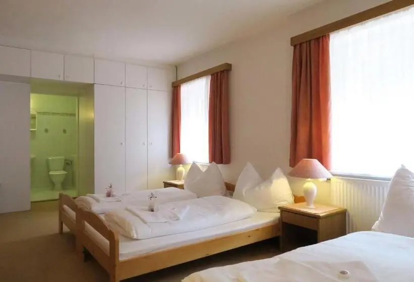スタンダードトリプルルーム, Horský Pension Gendorf