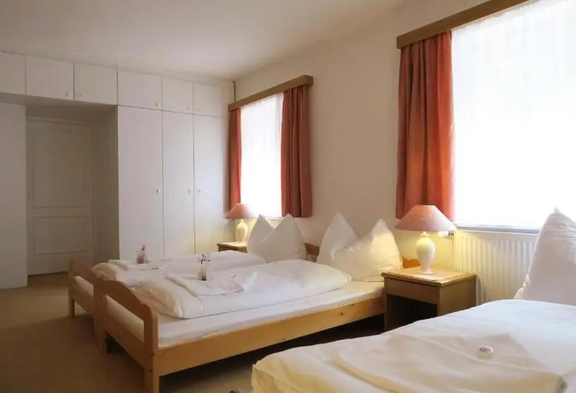 スタンダードトリプルルーム, Horský Pension Gendorf