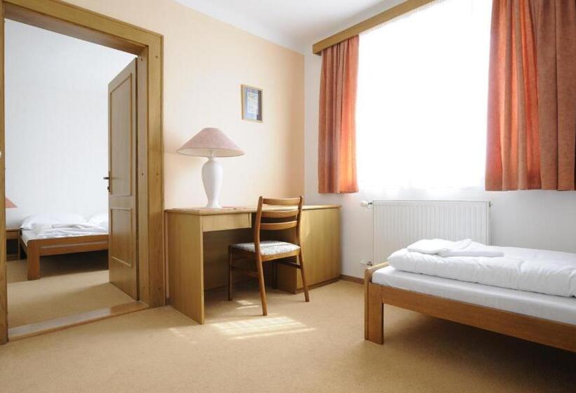 豪华三人间, Horský Pension Gendorf