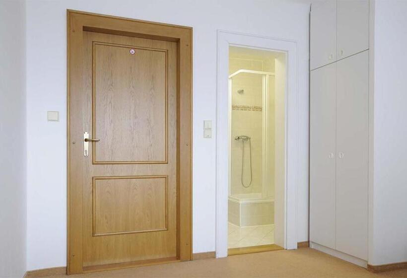 豪华三人间, Horský Pension Gendorf