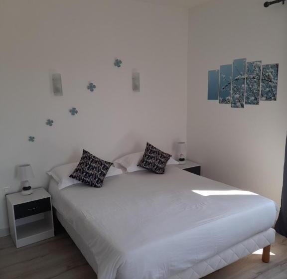 חדר סטנדרט לארבעה, Au Moulin Du Pont