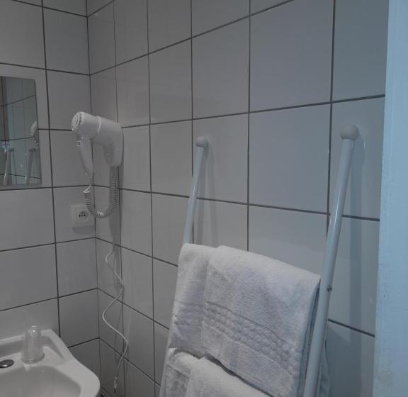 חדר סטנדרט לארבעה, Au Moulin Du Pont