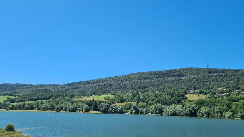 Номер Стандарт, Au Moulin Du Pont